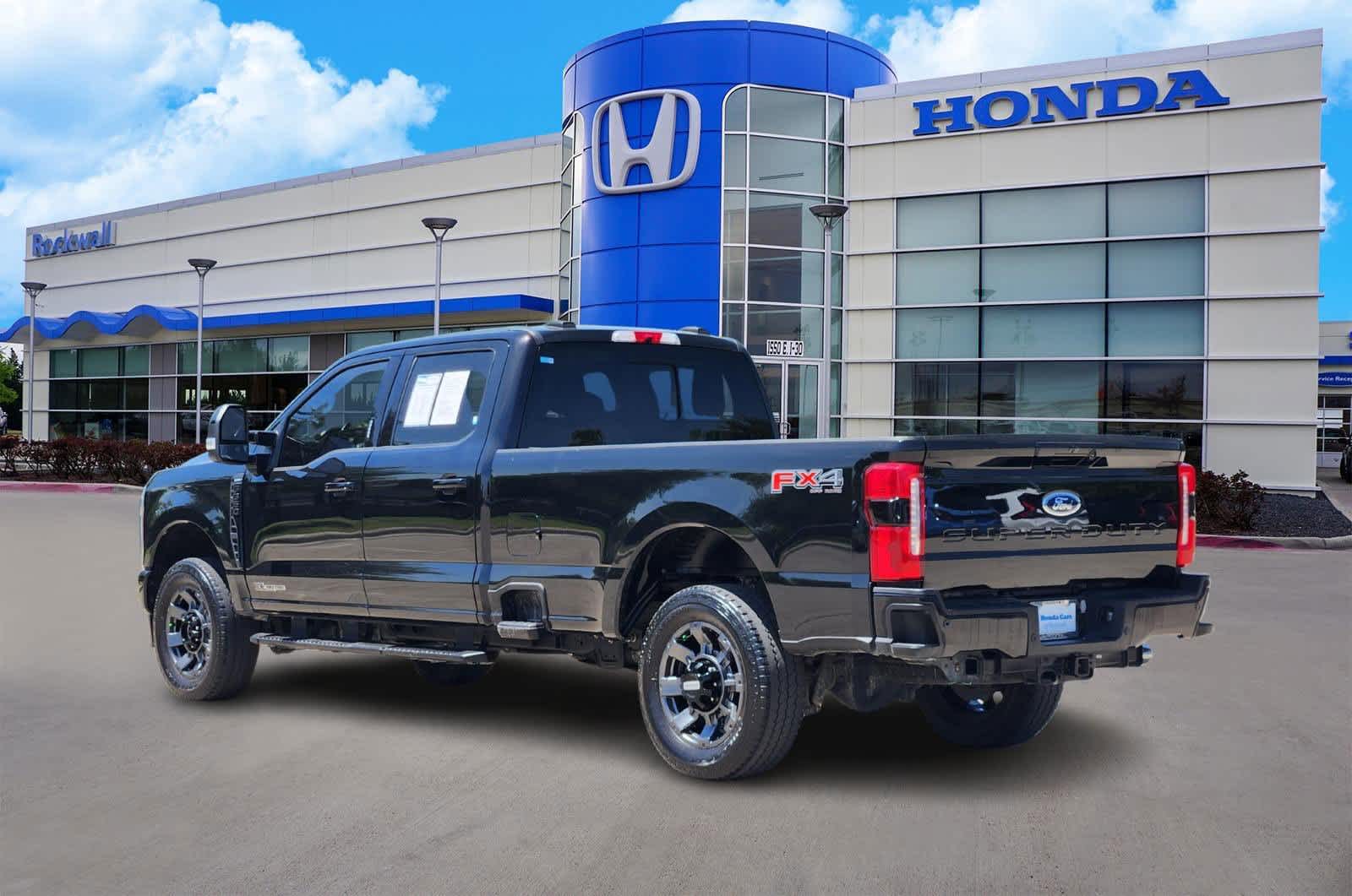 2023 Ford F-350 Lariat photo 4