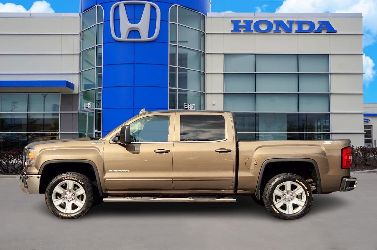 2015 Gmc Sierra 1500 SLE photo 3