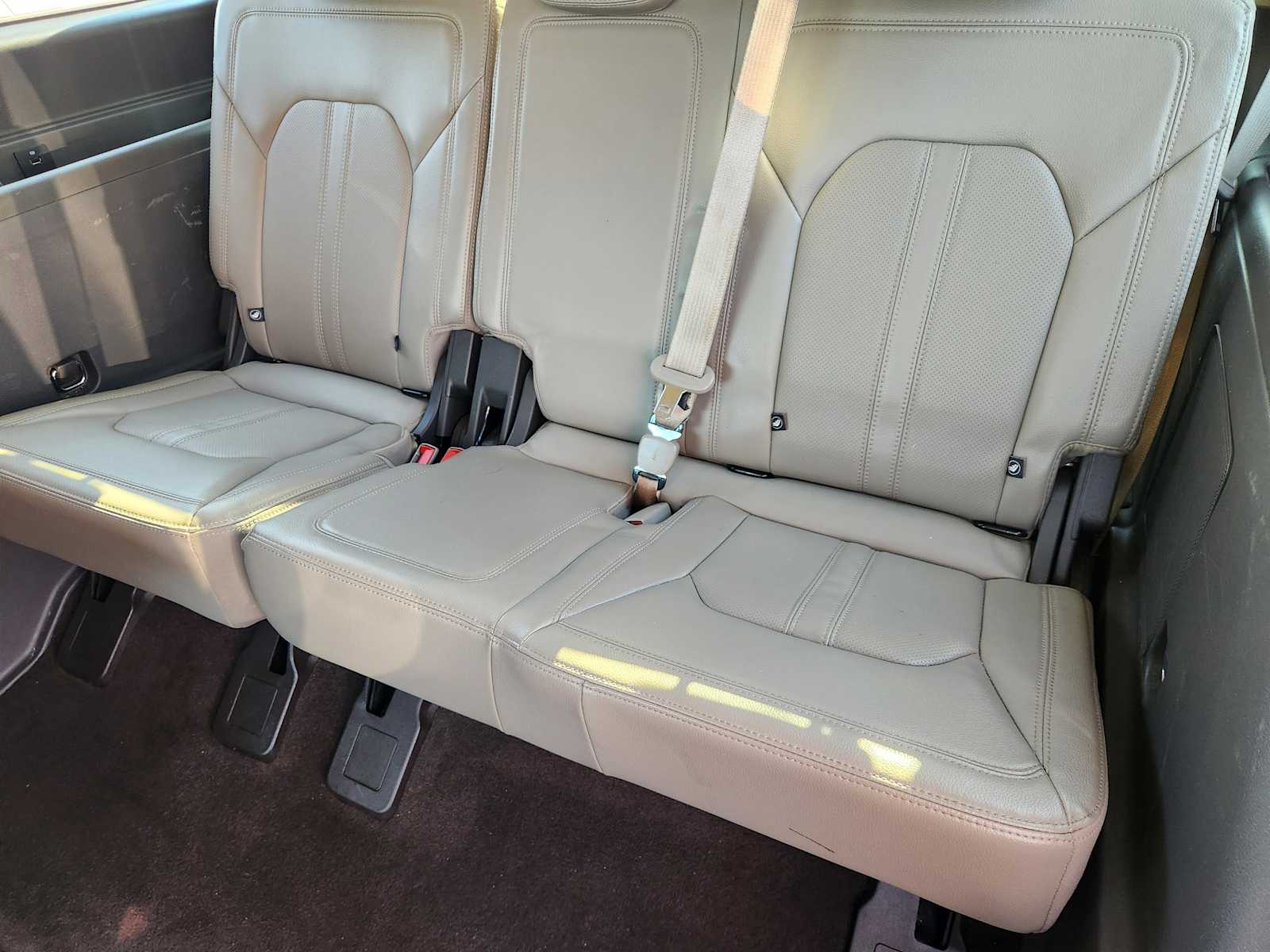 Thumbnail: 2021 Ford Expedition - 14