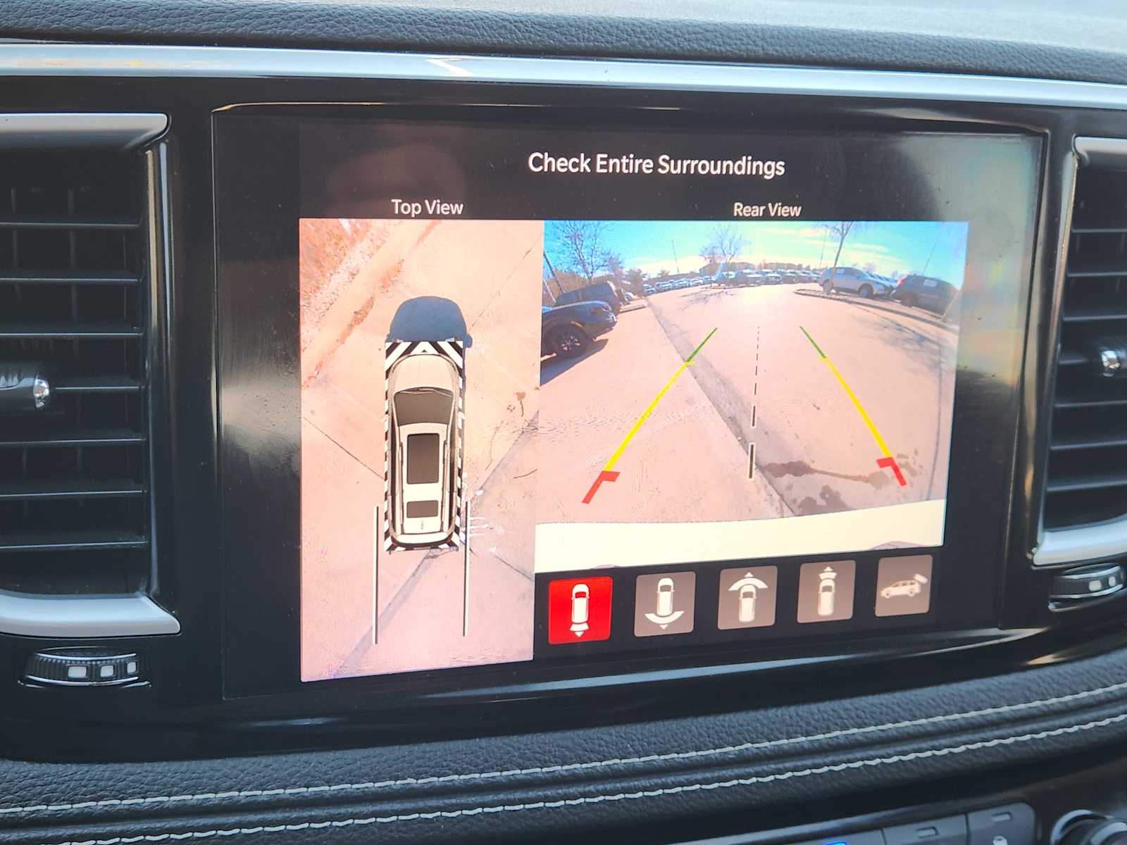 Thumbnail: 2022 Chrysler Pacifica - 26