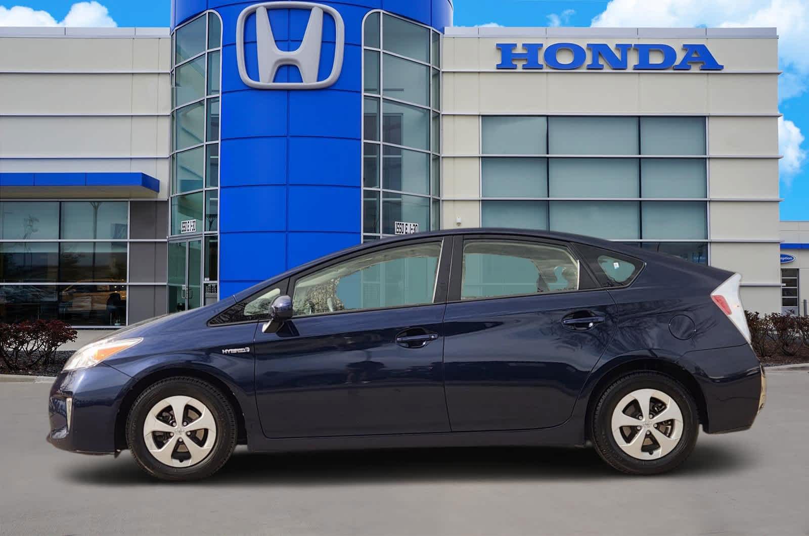 Thumbnail: 2013 Toyota Prius - 3