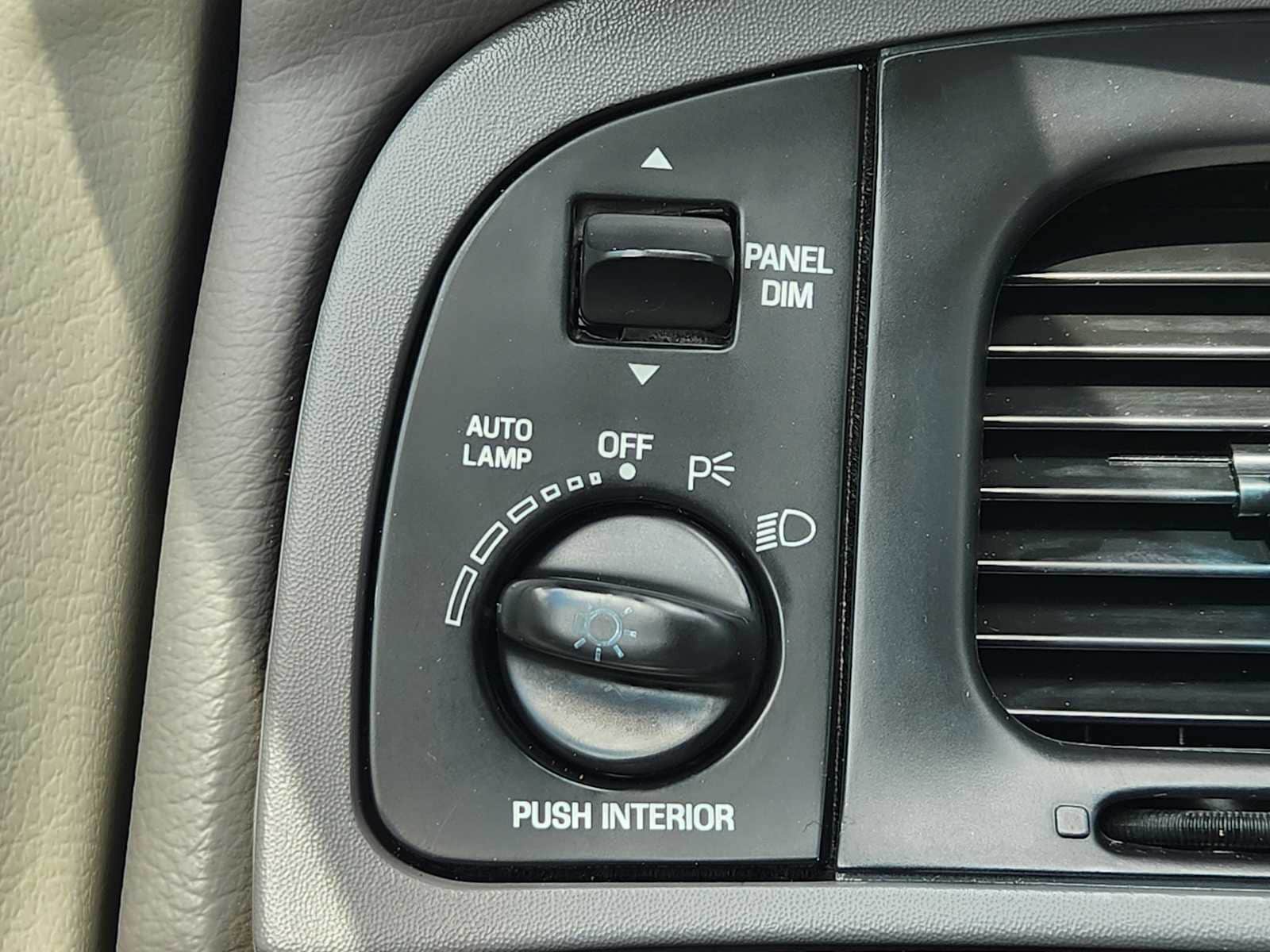 Thumbnail: 2000 Mercury Grand Marquis - 28