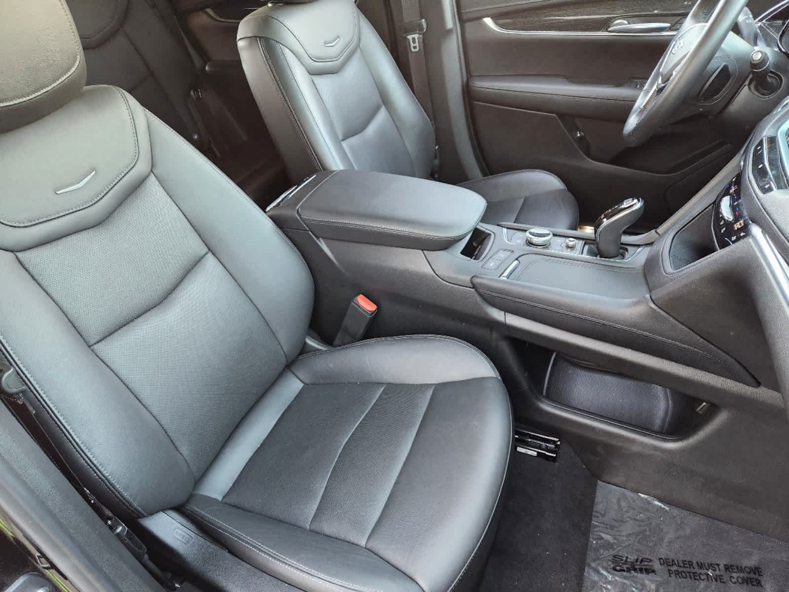 Thumbnail: 2021 Cadillac XT5 - 14