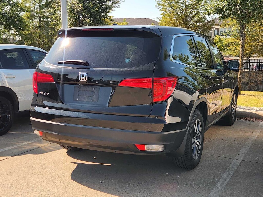 Used 2017 Honda Pilot EX-L w/Honda Sensing FWD SUV