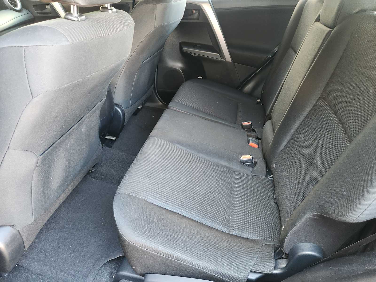 Thumbnail: 2017 Toyota RAV4 - 9