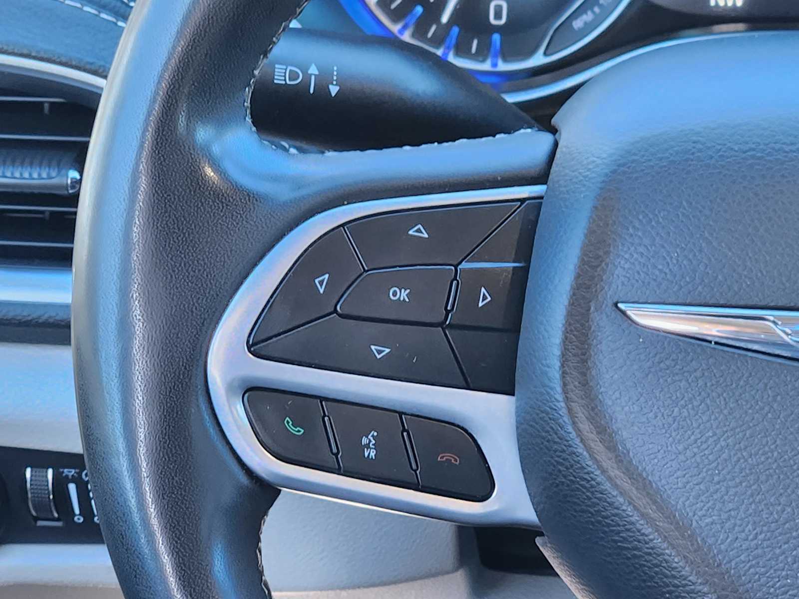 Thumbnail: 2022 Chrysler Pacifica - 33