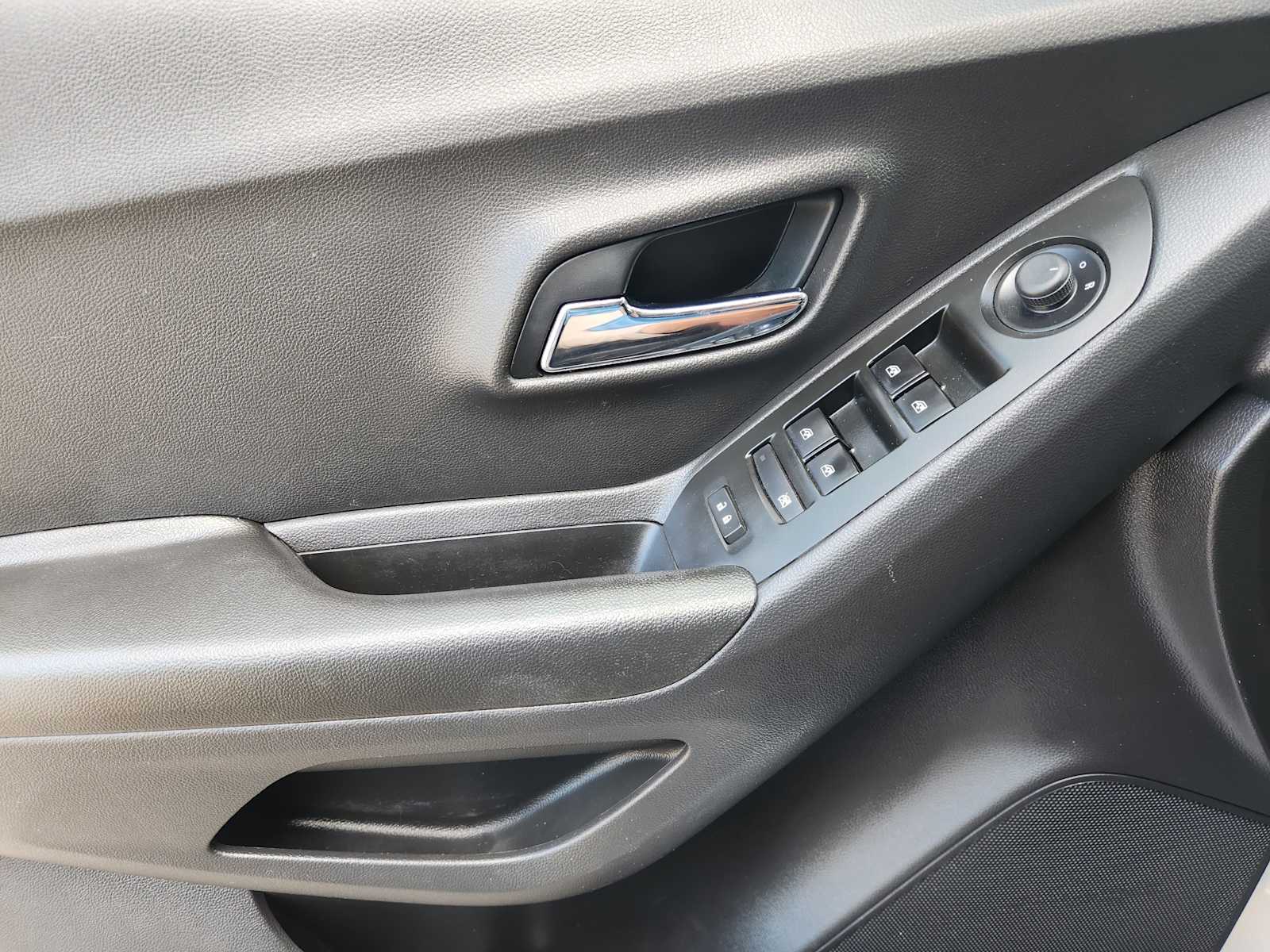 Thumbnail: 2021 Chevrolet Trax - 28