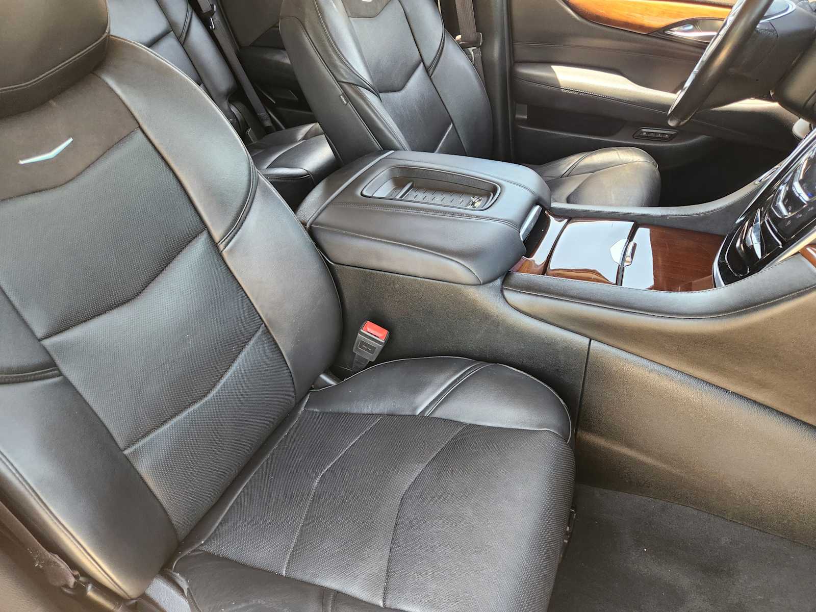 Thumbnail: 2016 Cadillac Escalade - 15
