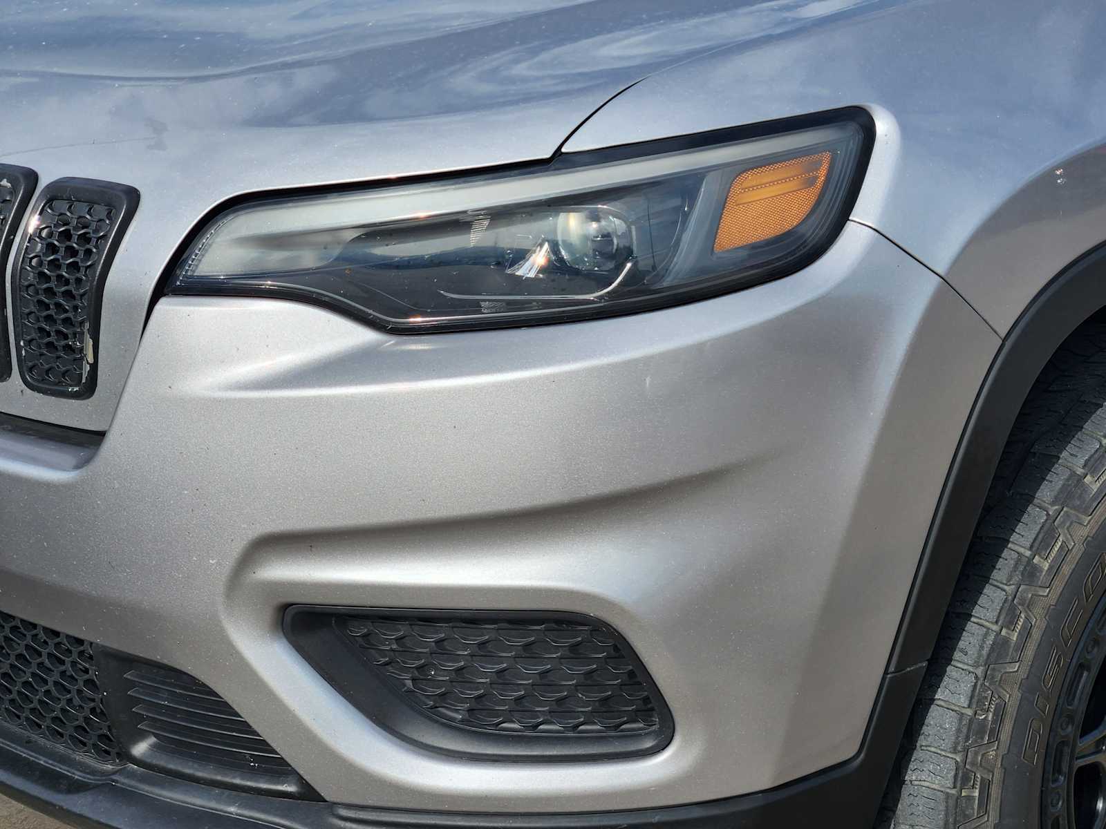 Thumbnail: 2020 Jeep Cherokee - 12