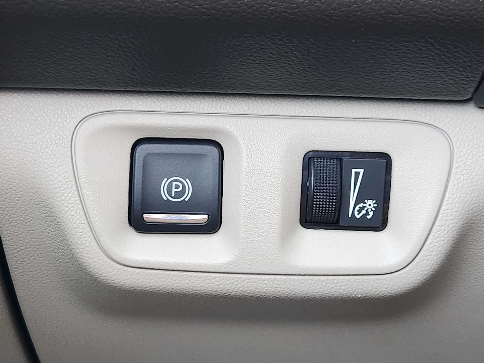 Thumbnail: 2018 GMC Acadia - 28