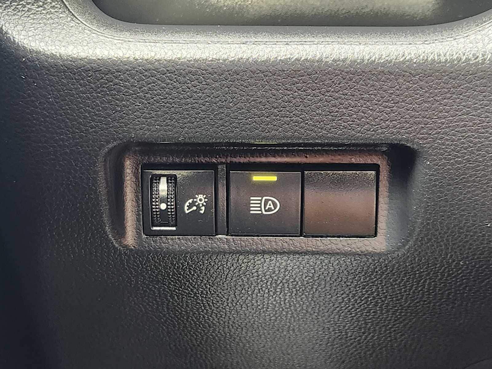 Thumbnail: 2021 Toyota RAV4 - 27