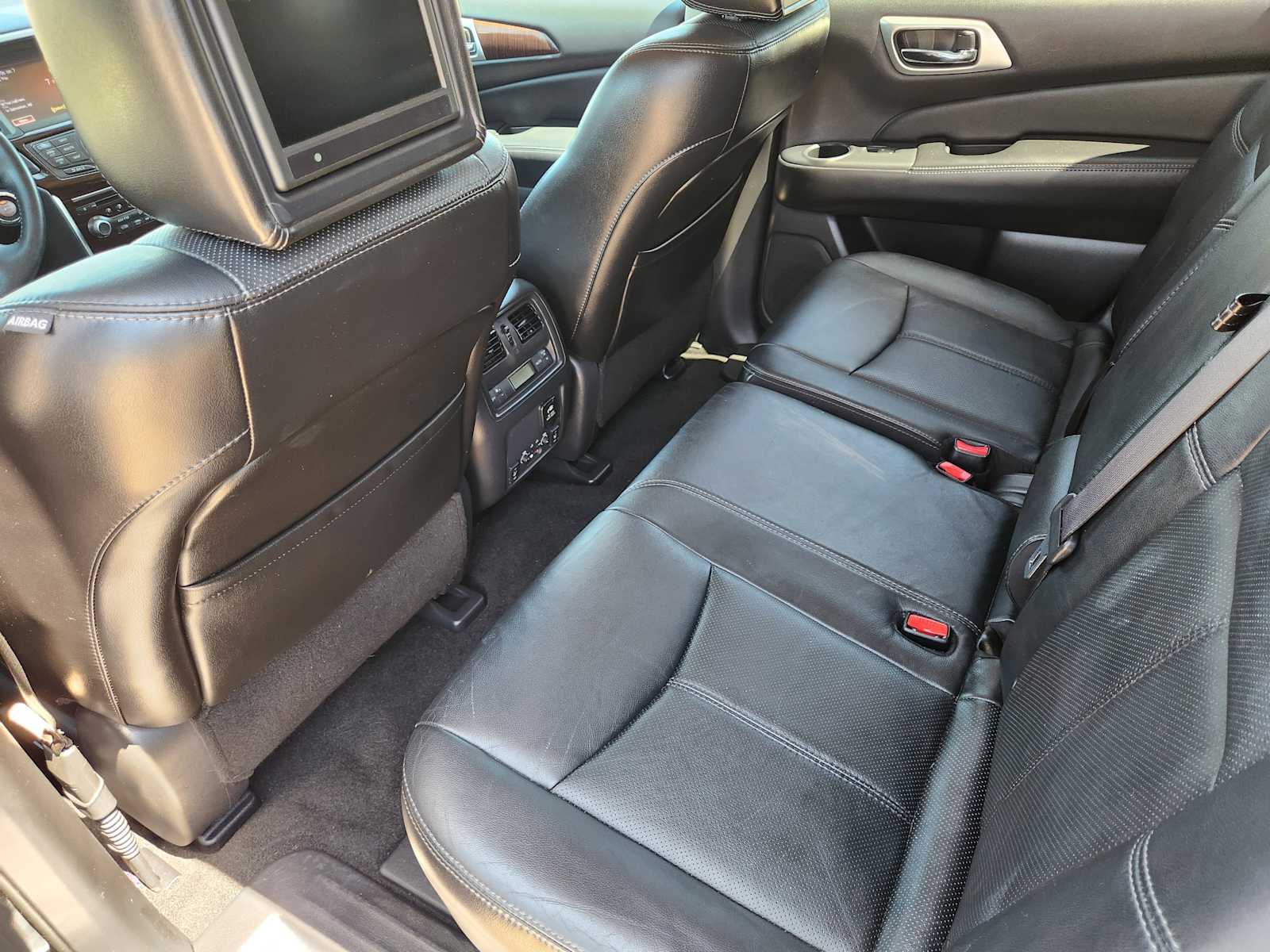 Thumbnail: 2014 Nissan Pathfinder - 12