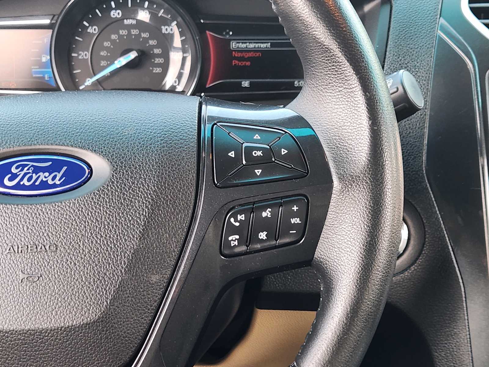 Thumbnail: 2016 Ford Explorer - 33