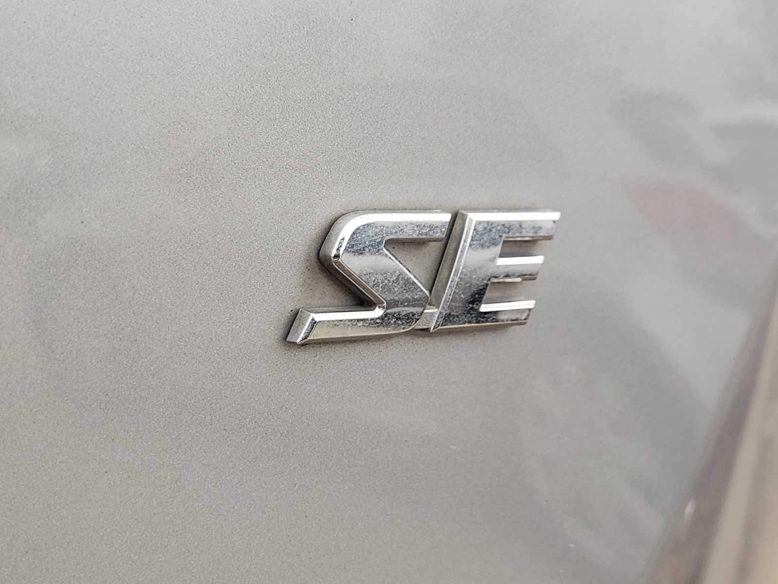 Thumbnail: 2018 Toyota RAV4 - 10