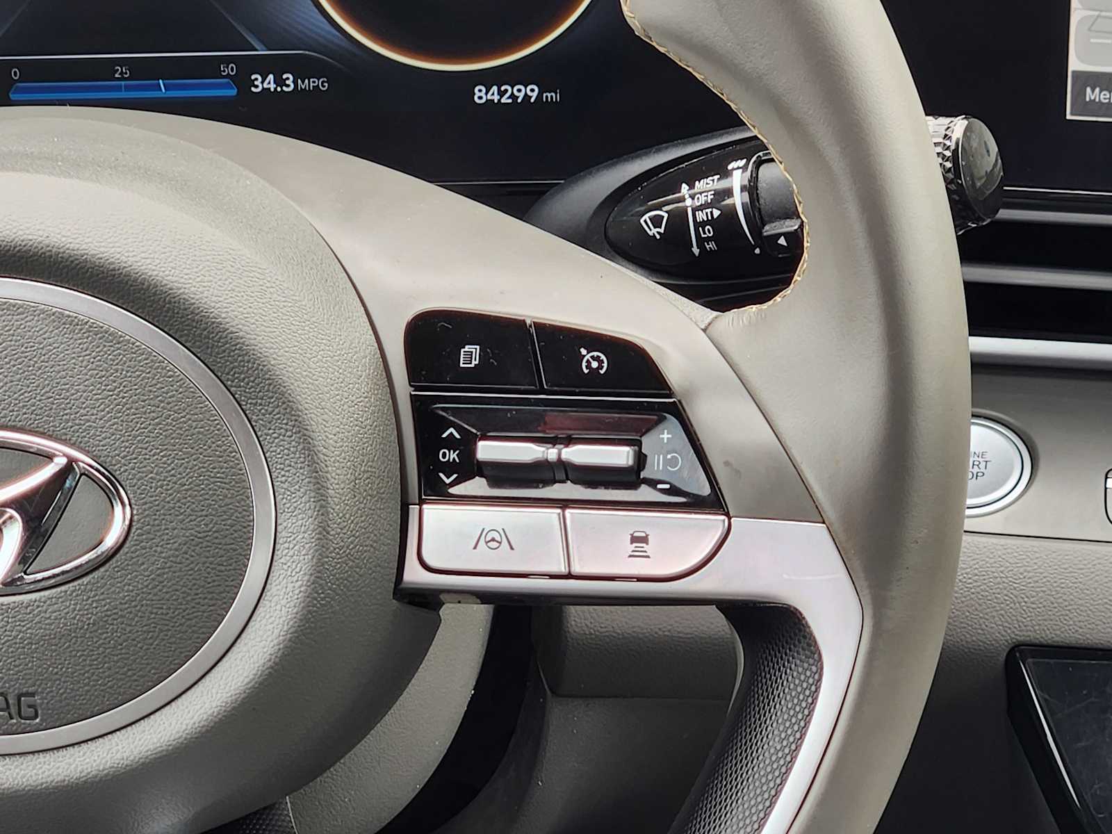 Thumbnail: 2023 Hyundai Elantra - 32