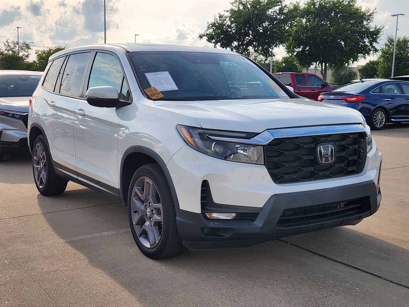 Thumbnail: 2022 Honda Passport - 3