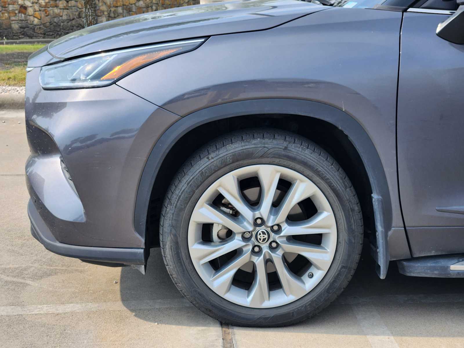 Thumbnail: 2021 Toyota Highlander - 10