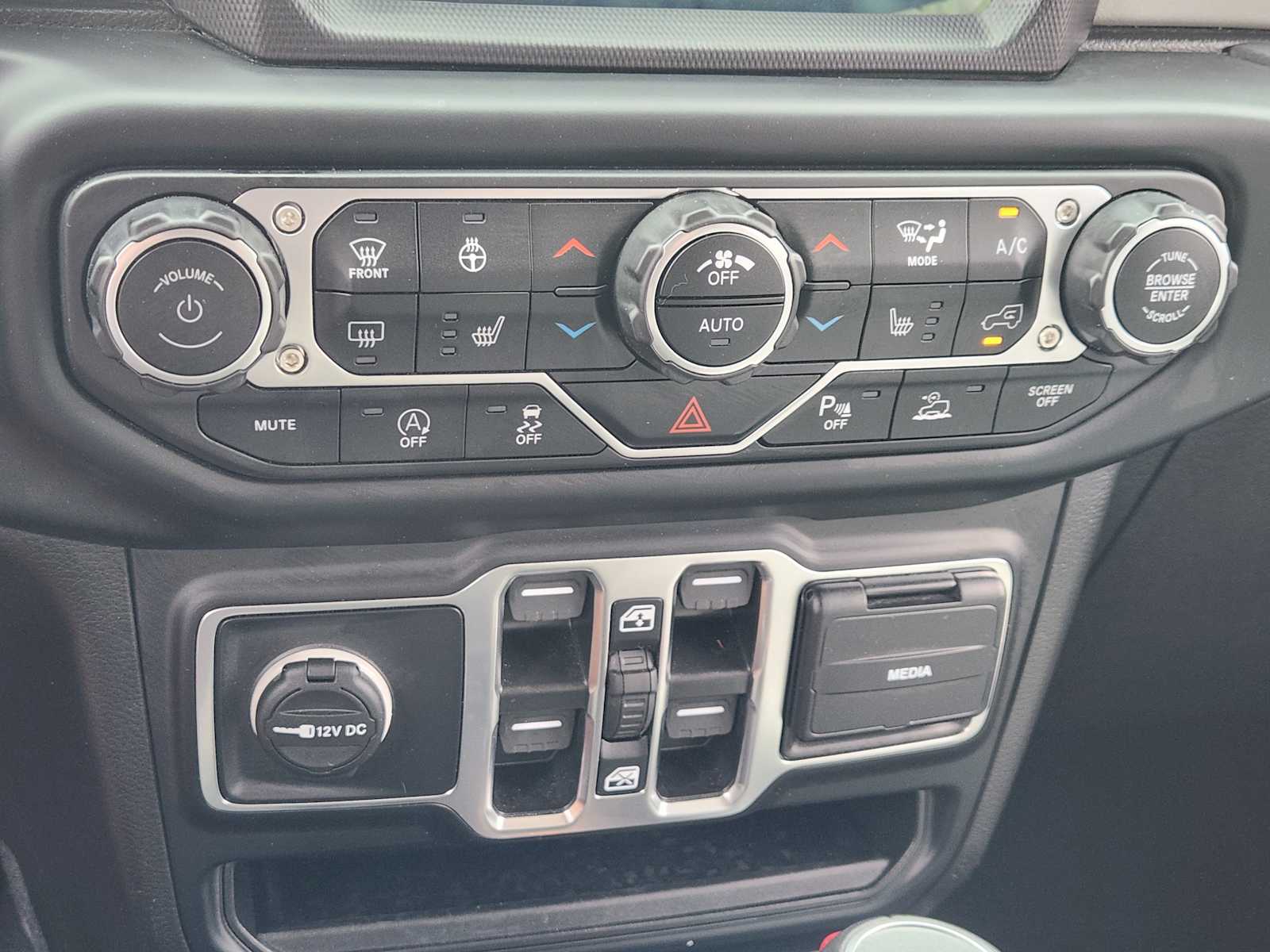 Thumbnail: 2023 Jeep Gladiator - 25