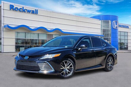 2021 Toyota Camry Hybrid XLE Sedan