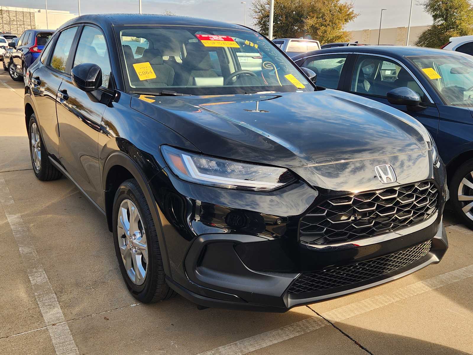 Thumbnail: 2023 Honda HR-V - 3