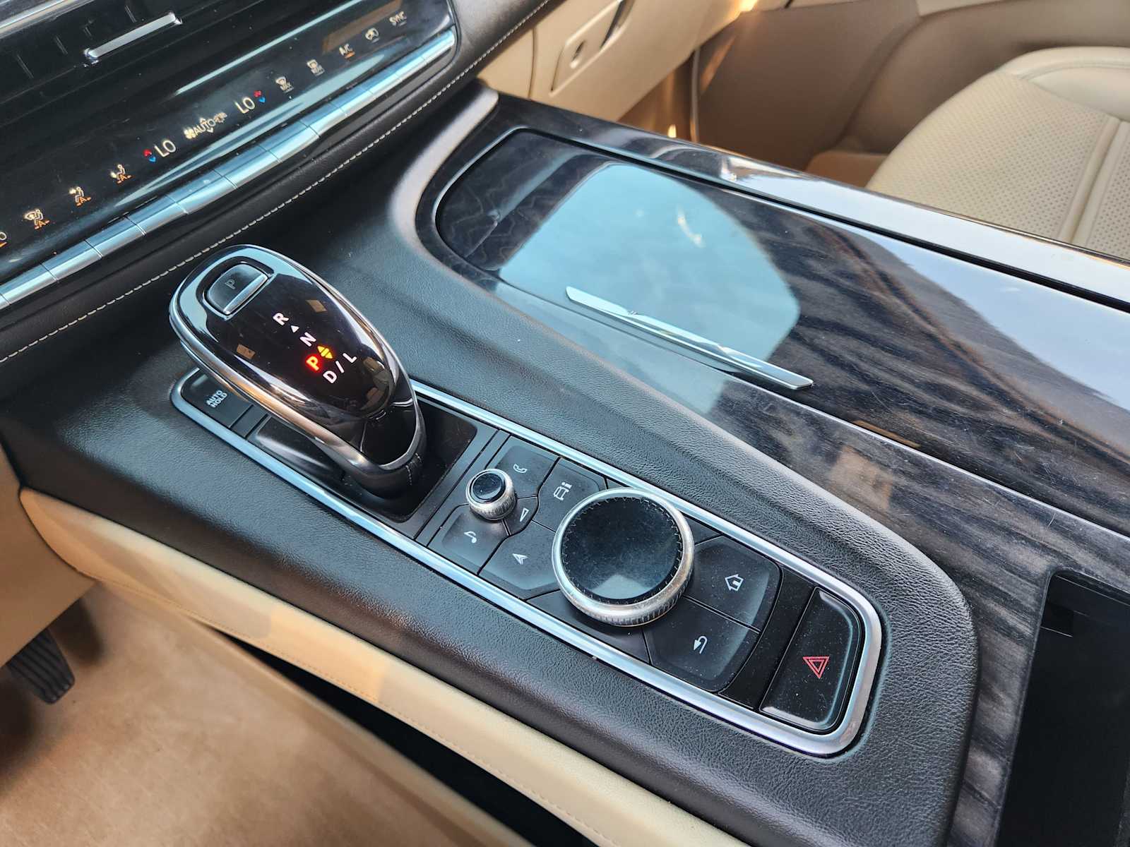 2021 Cadillac Escalade Premium Luxury 18
