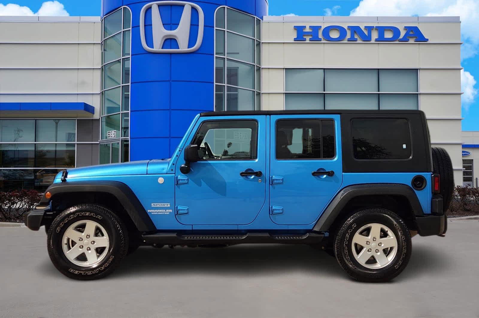 Thumbnail: 2010 Jeep Wrangler - 3