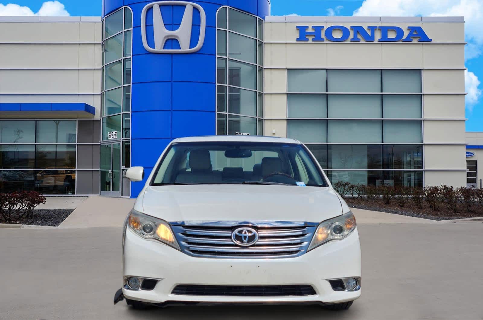 Thumbnail: 2012 Toyota Avalon - 6