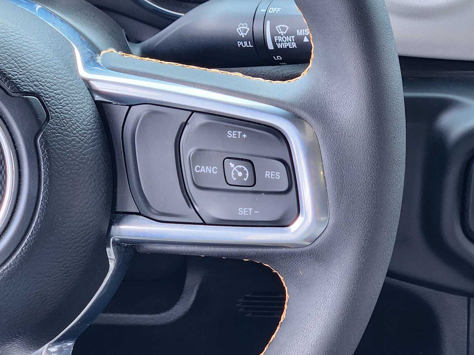 Thumbnail: 2023 Jeep Gladiator - 31