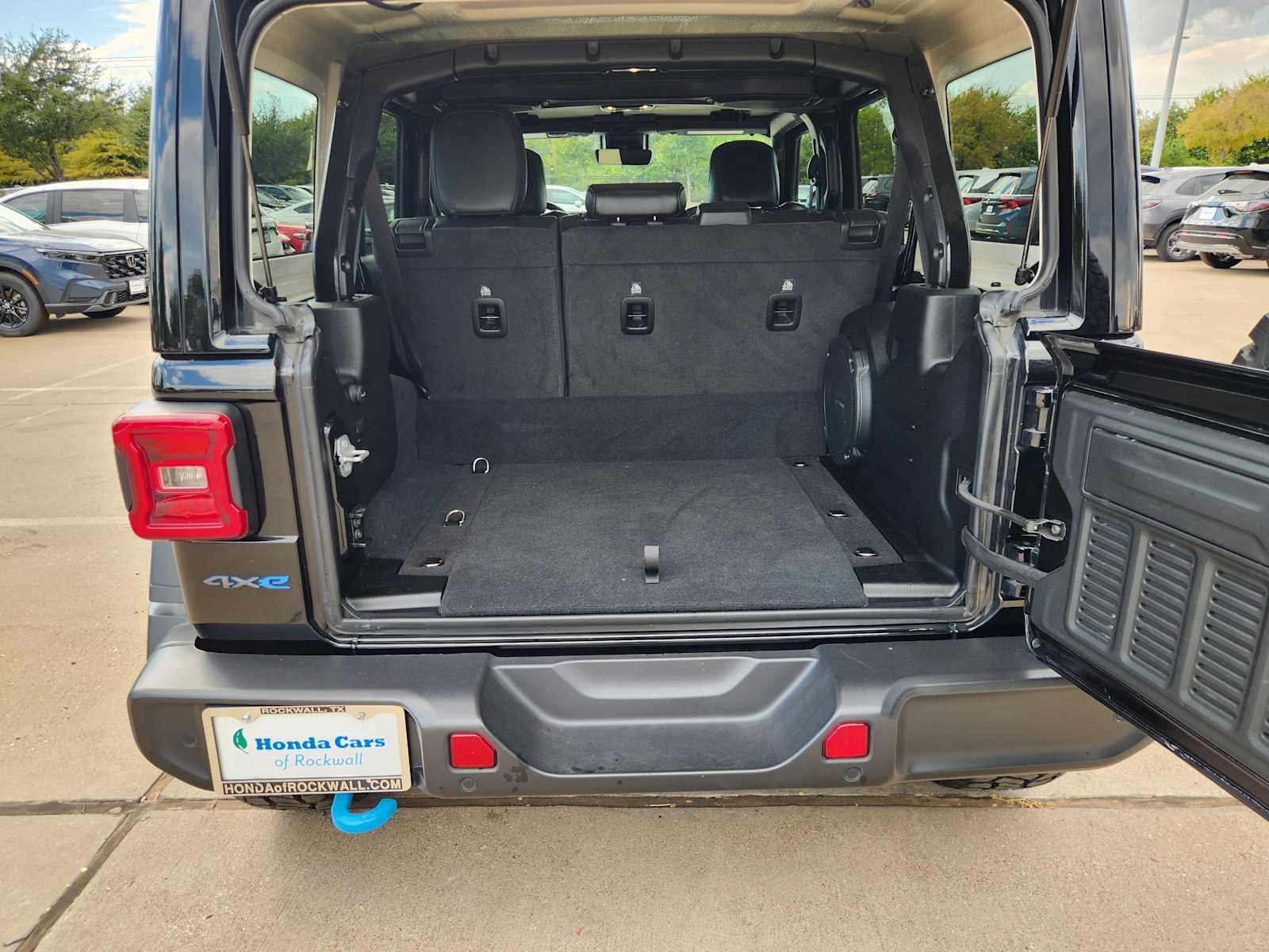 Thumbnail: 2022 Jeep Wrangler - 19