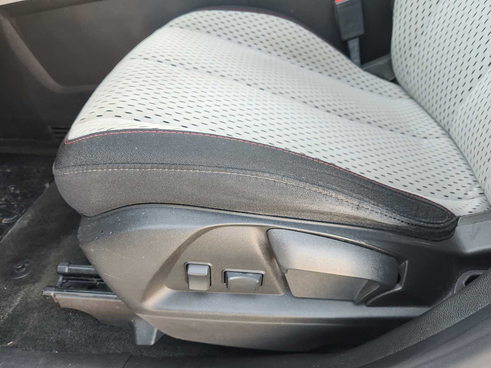 Thumbnail: 2013 Chevrolet Equinox - 30