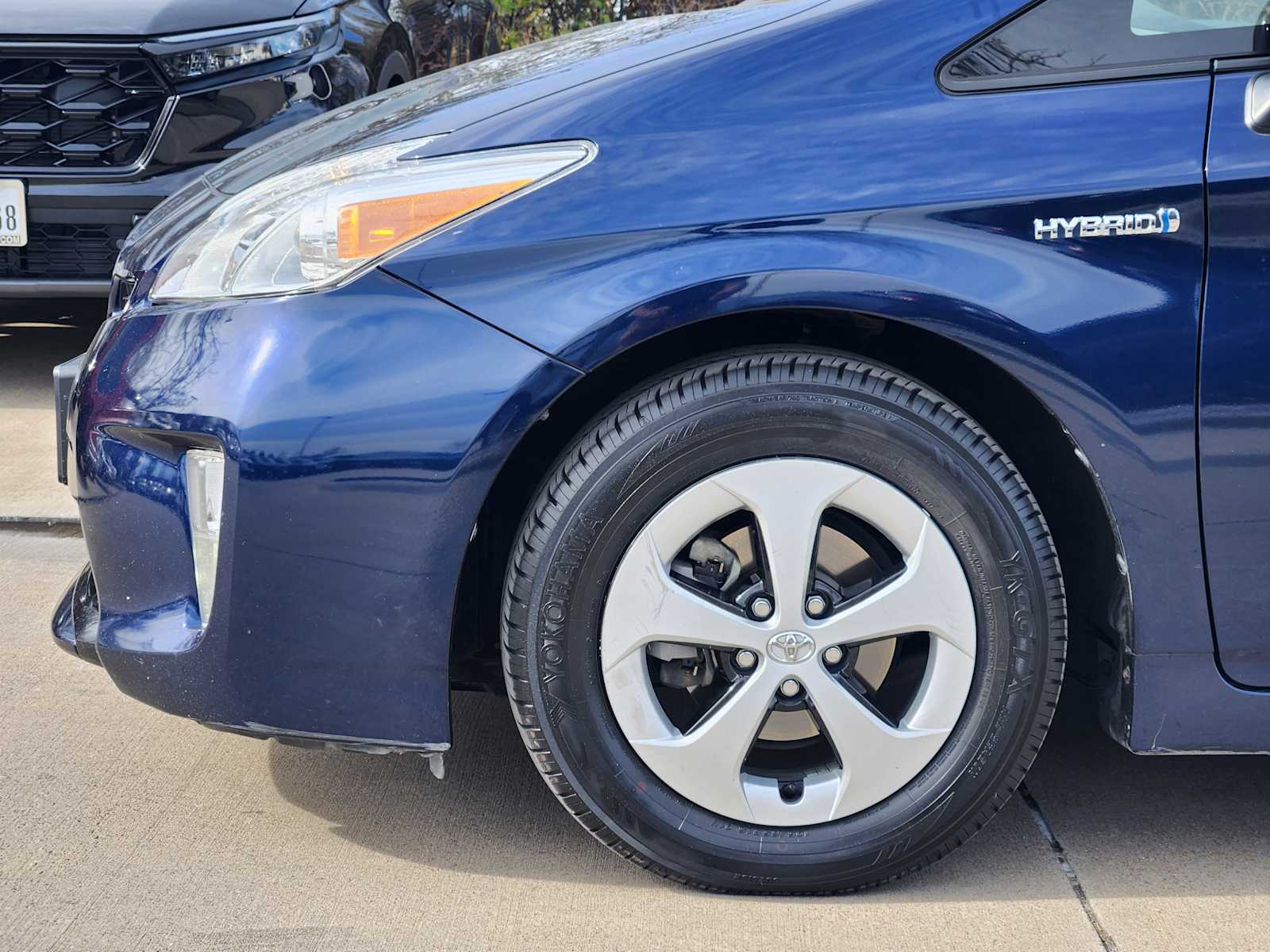 Thumbnail: 2013 Toyota Prius - 8