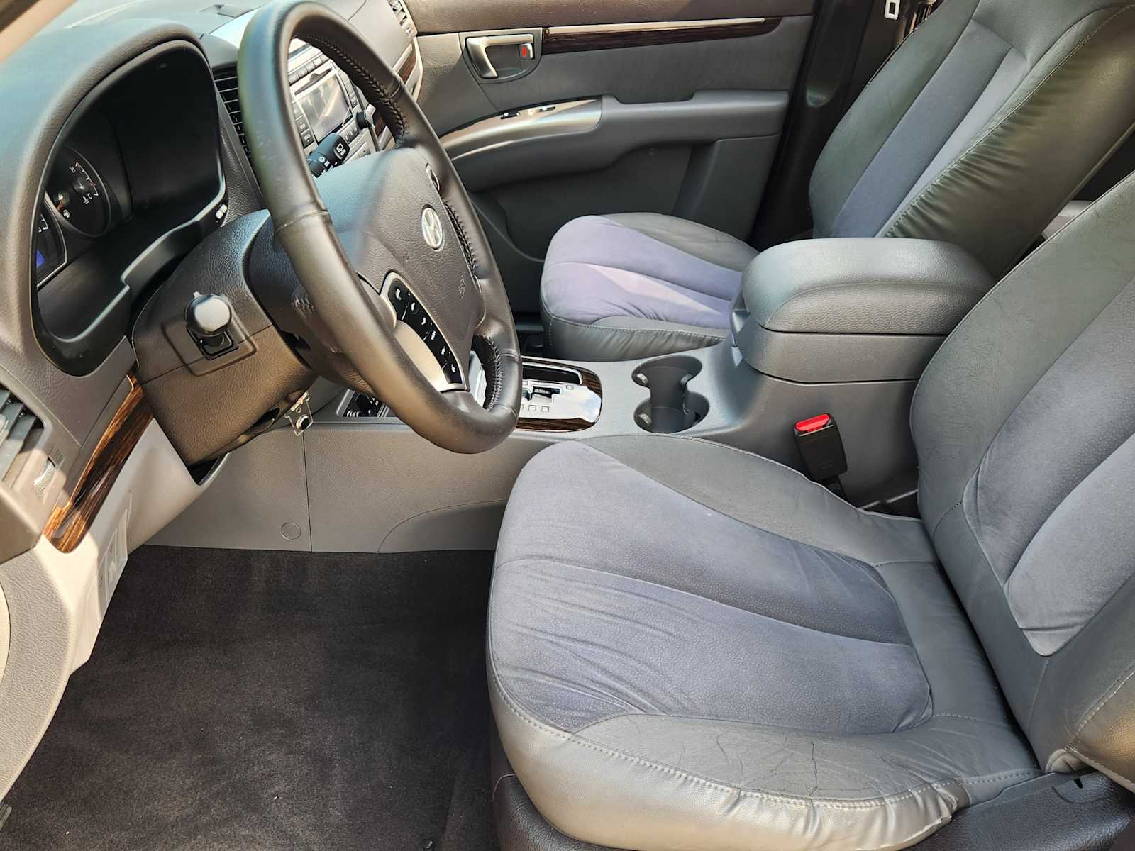 Thumbnail: 2010 Hyundai Santa Fe - 11