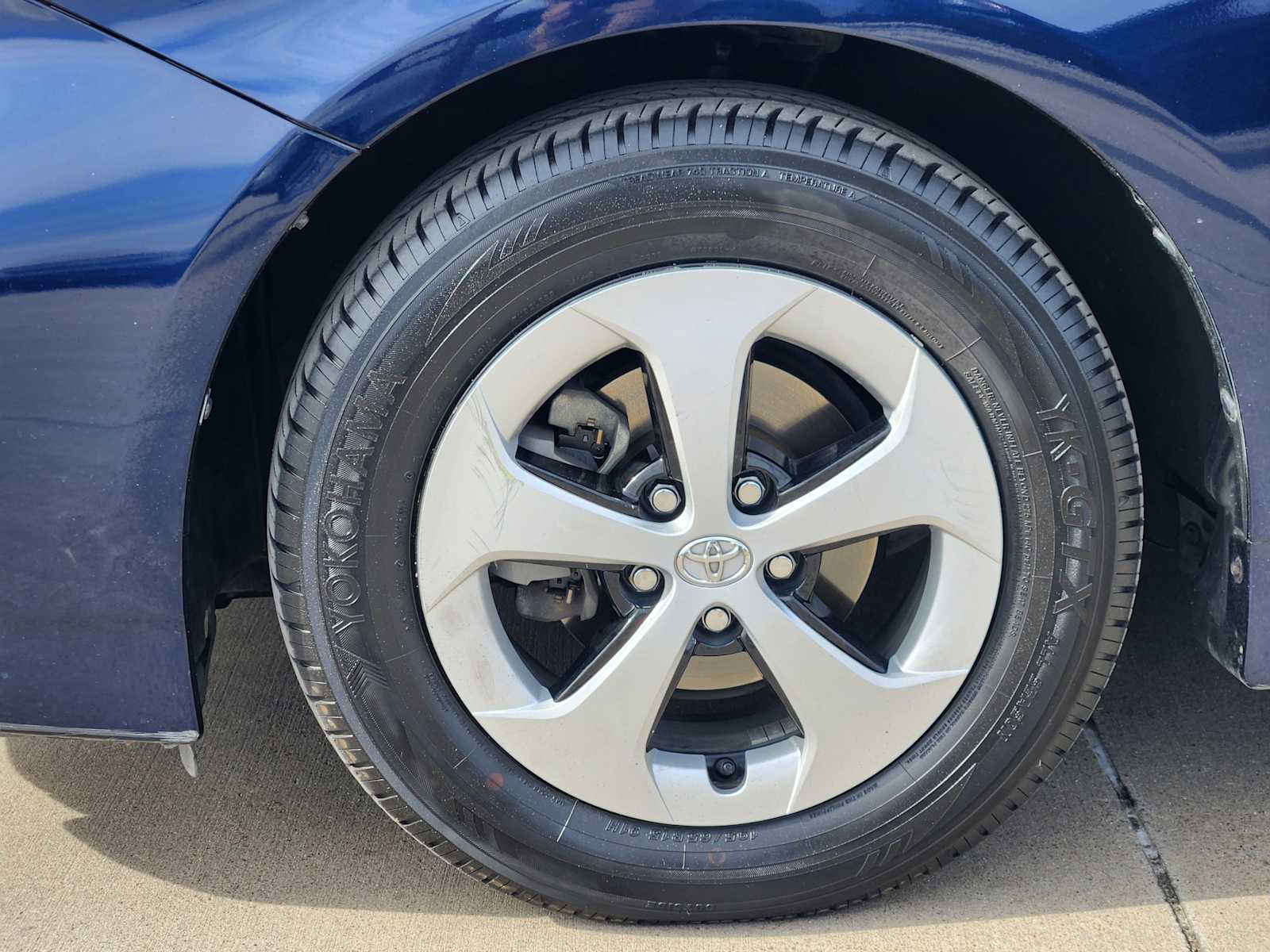 Thumbnail: 2013 Toyota Prius - 22