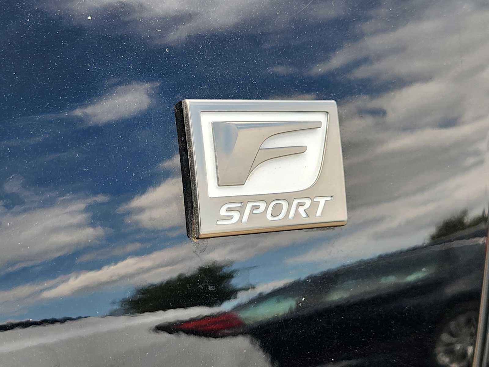 Thumbnail: 2023 Lexus ES - 10