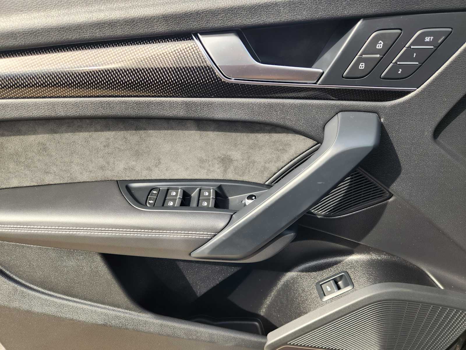 Thumbnail: 2020 Audi SQ5 - 29