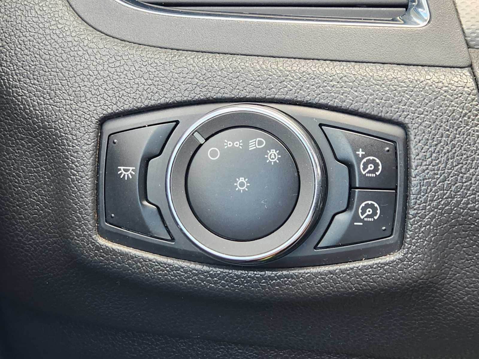 Thumbnail: 2012 Ford Edge - 27