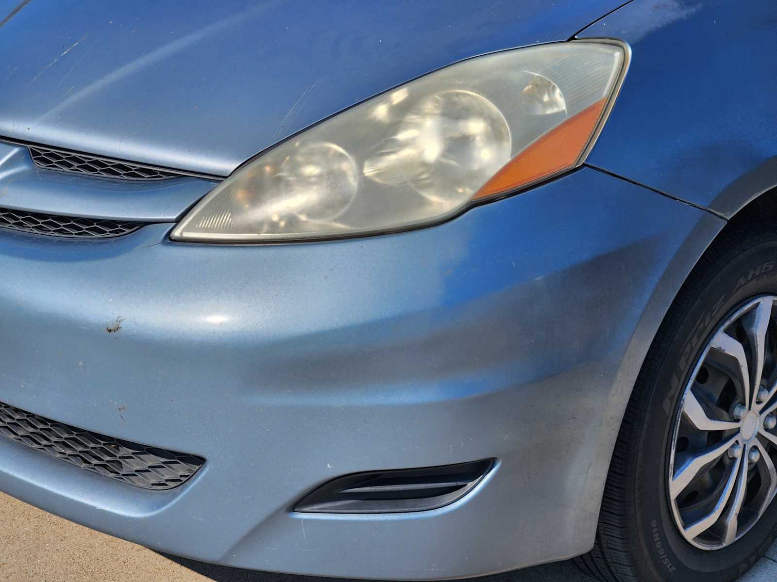 Thumbnail: 2010 Toyota Sienna - 12