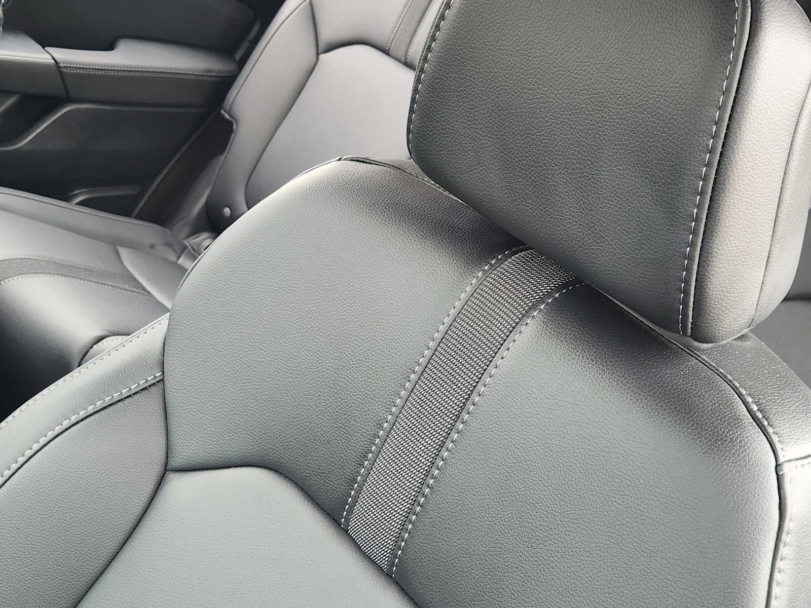 Thumbnail: 2026 Honda Pilot - 25