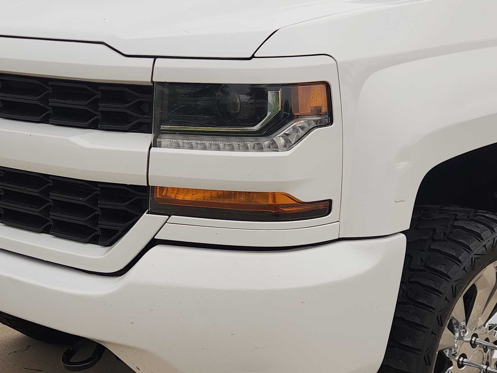 Thumbnail: 2018 Chevrolet Silverado 1500 - 23