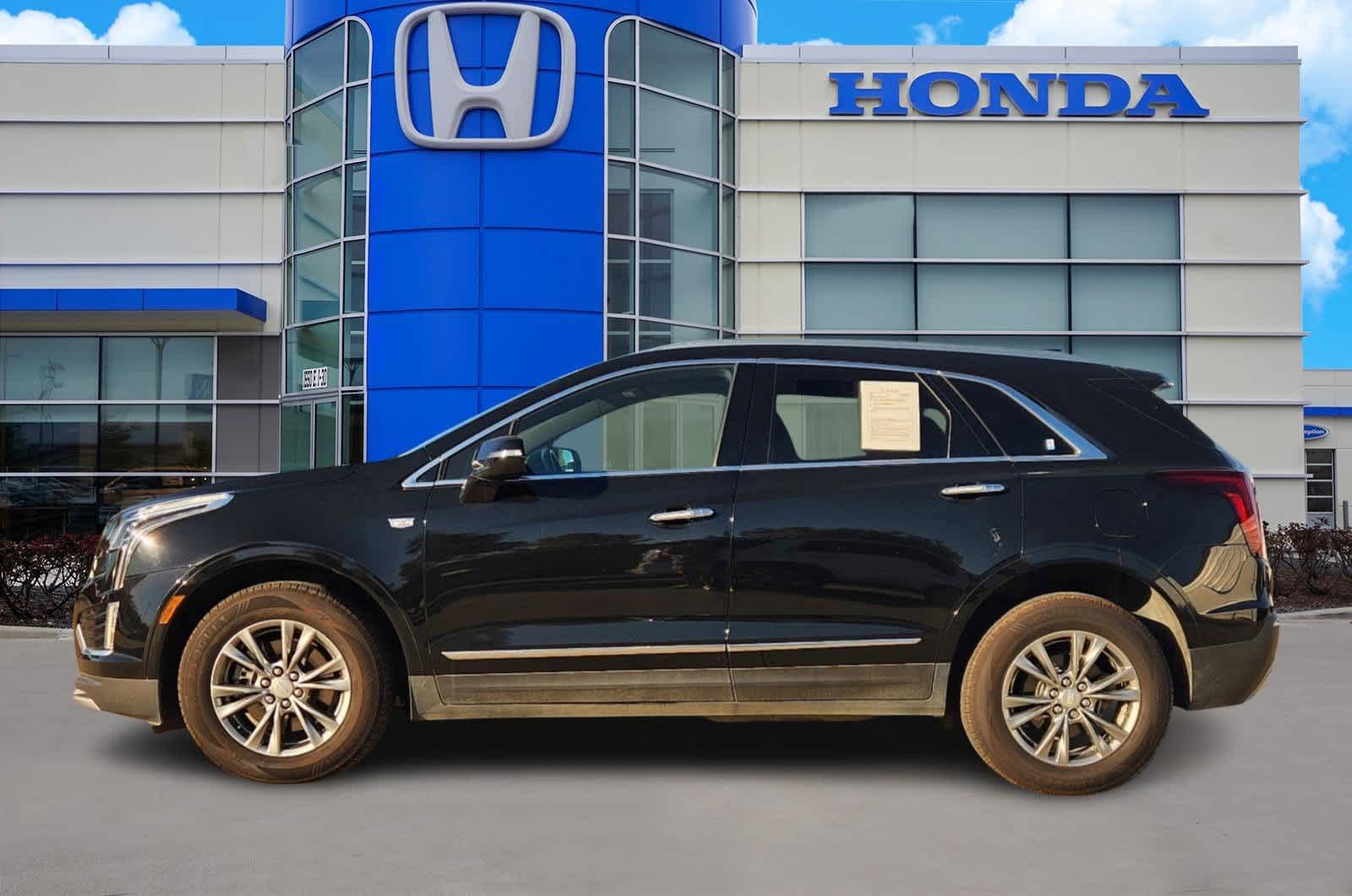 Thumbnail: 2021 Cadillac XT5 - 3