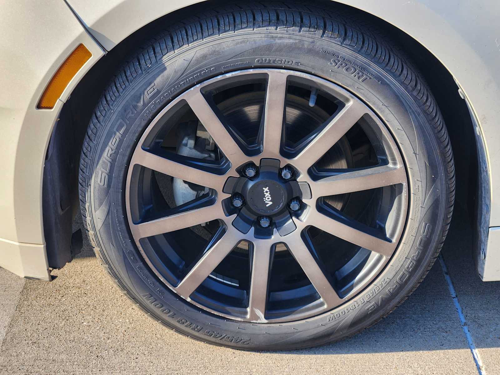 Thumbnail: 2014 Lincoln MKZ - 10