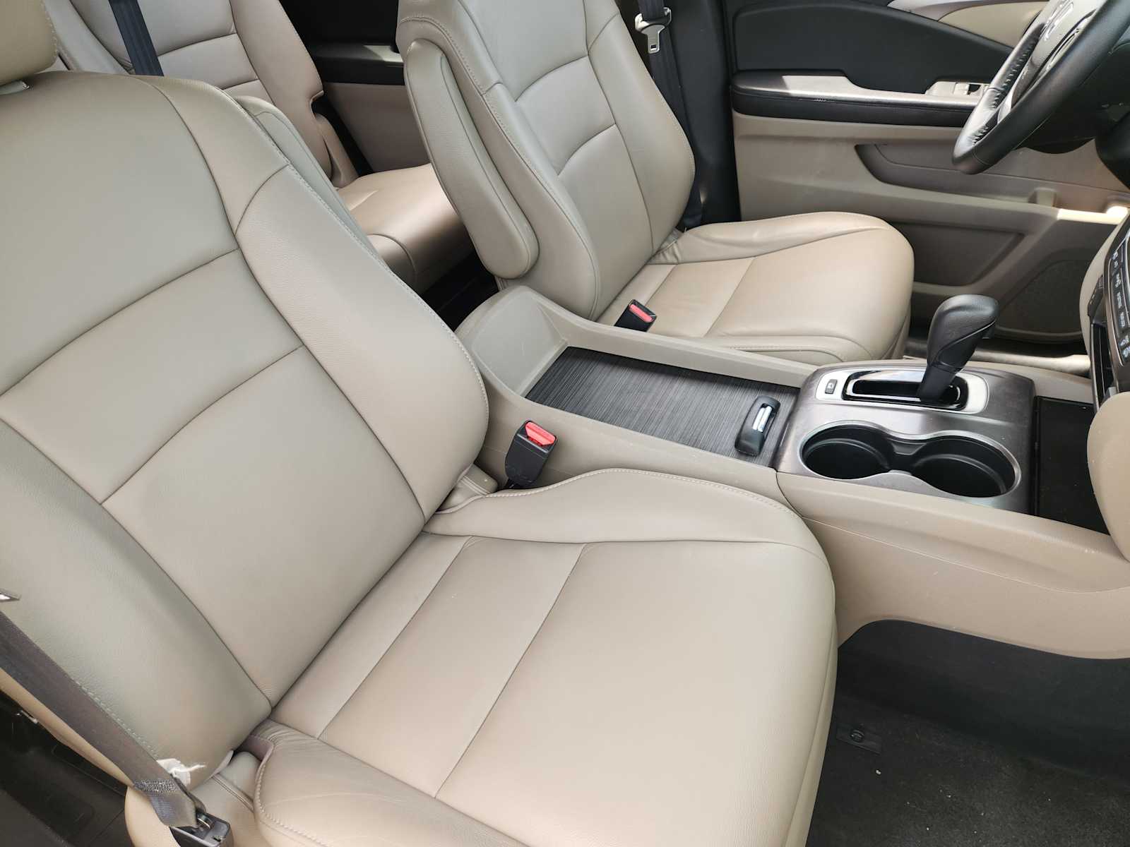 Thumbnail: 2016 Honda Pilot - 15