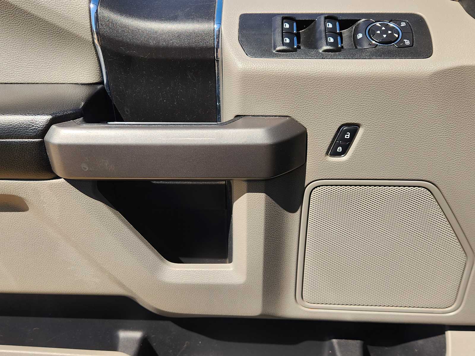 Thumbnail: 2017 Ford F-150 - 30