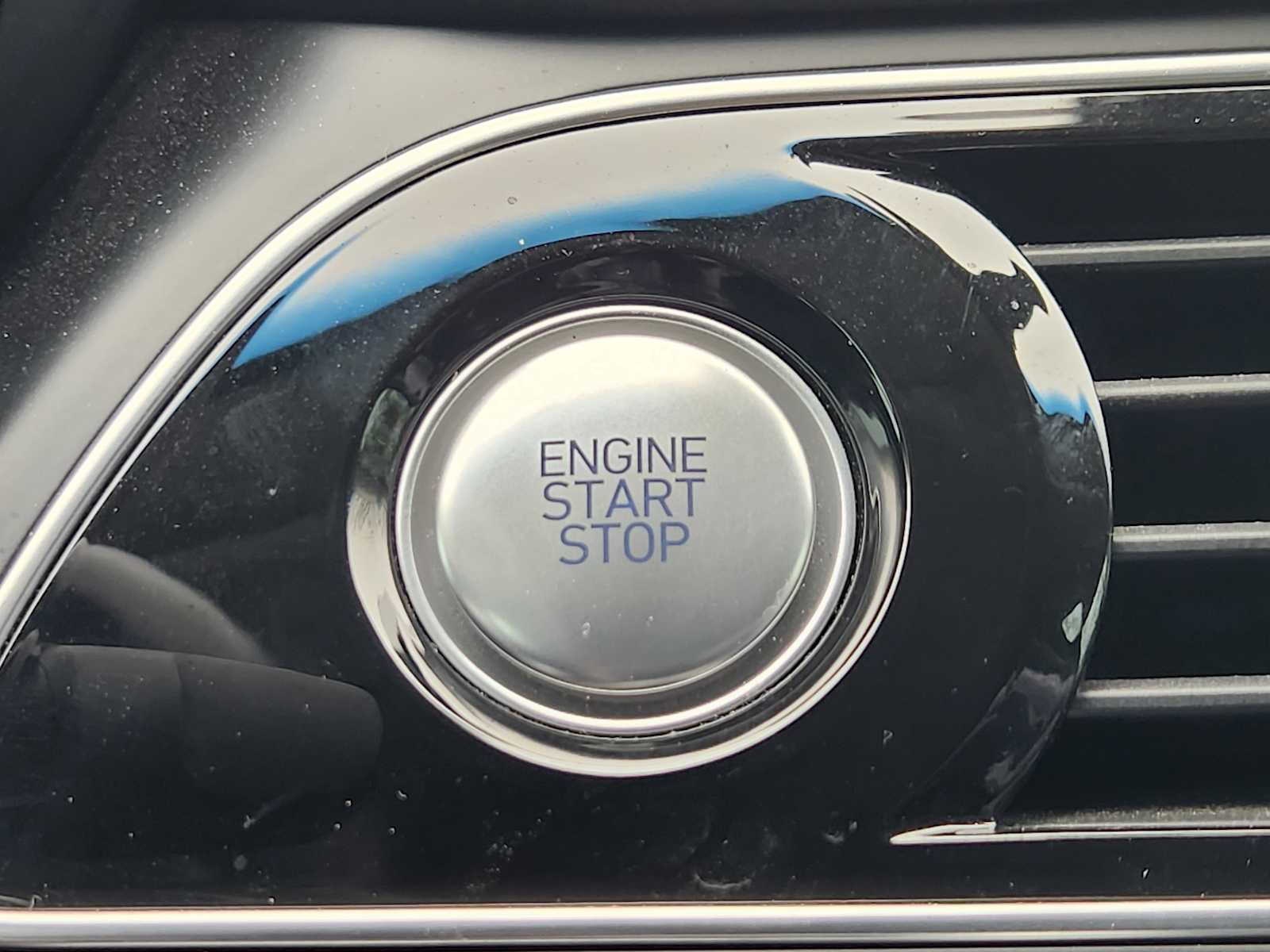 Thumbnail: 2021 Genesis G70 - 27