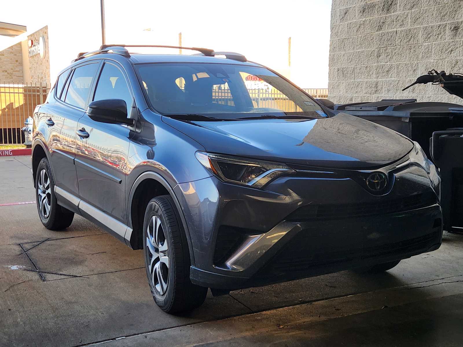 Thumbnail: 2017 Toyota RAV4 - 3