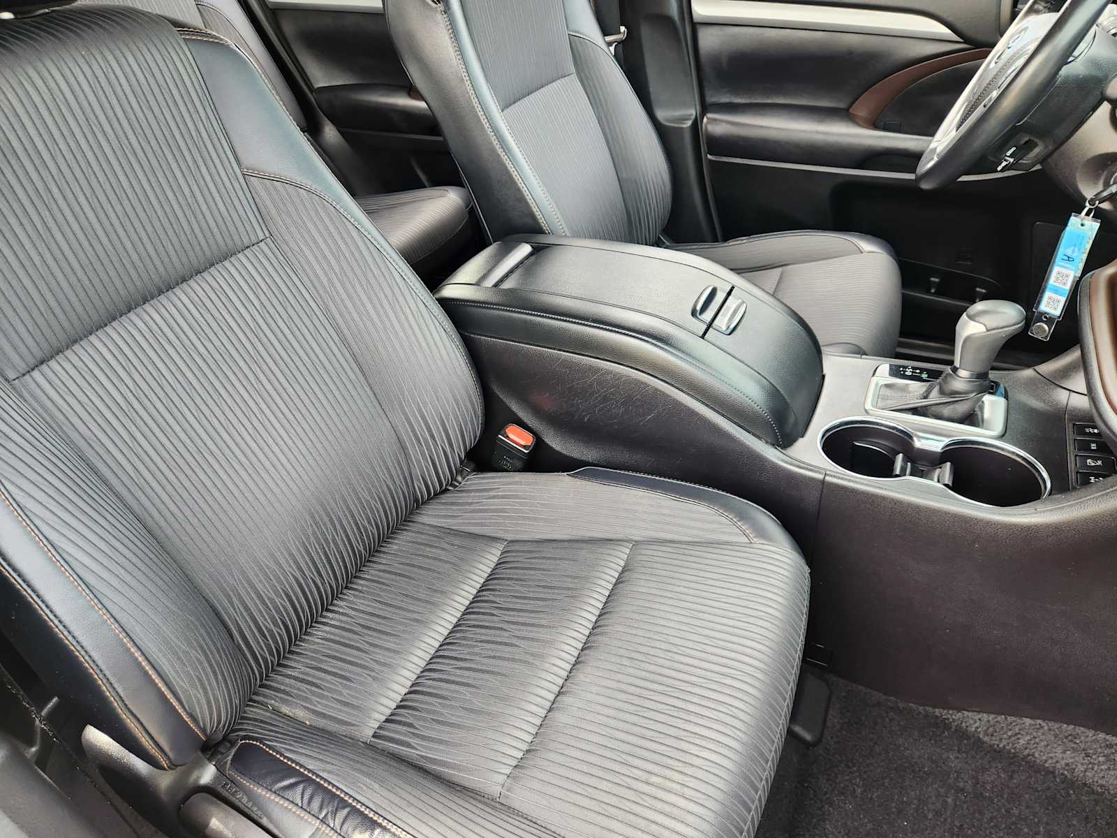 Thumbnail: 2017 Toyota Highlander - 15