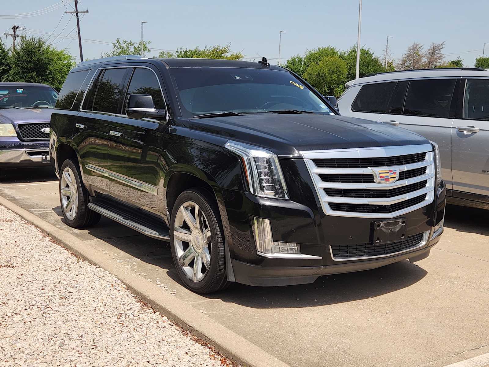 Thumbnail: 2016 Cadillac Escalade - 3
