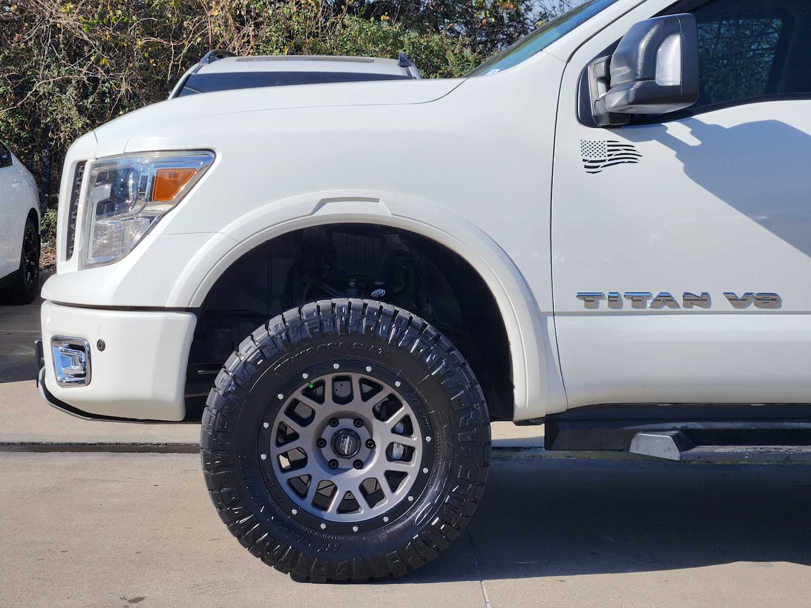 Thumbnail: 2018 Nissan Titan - 8