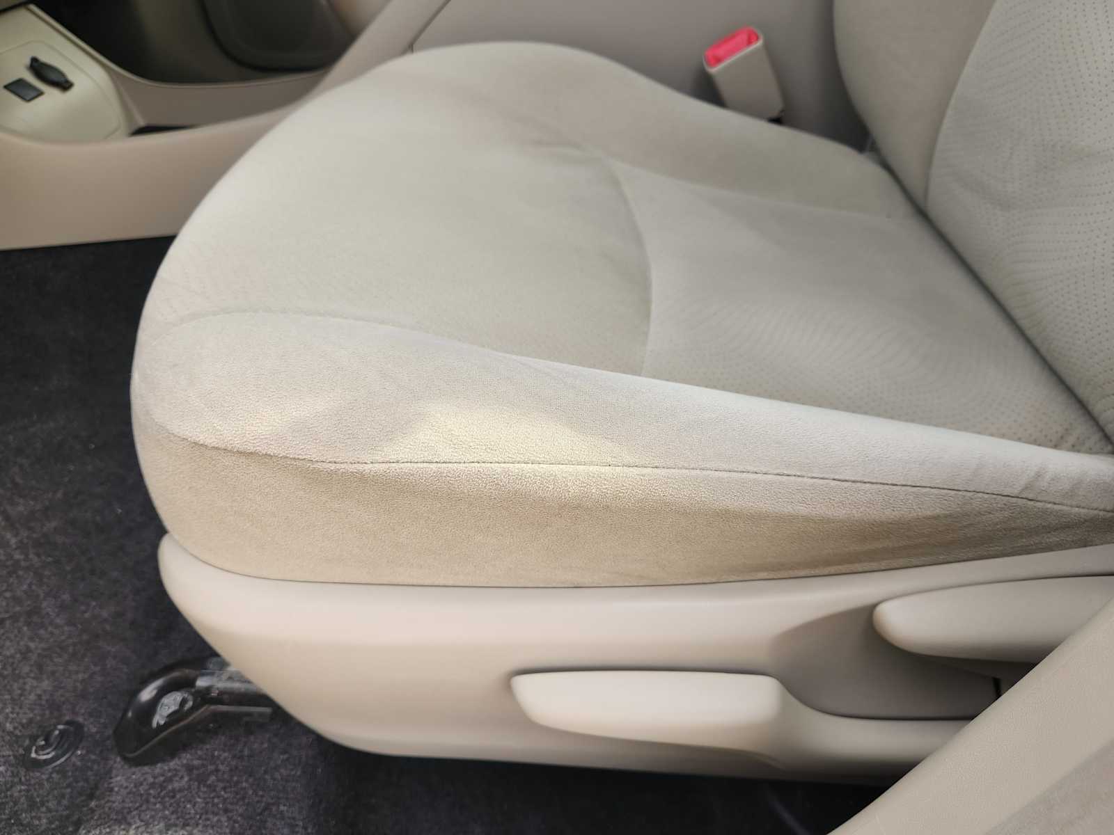 Thumbnail: 2013 Toyota Prius - 30