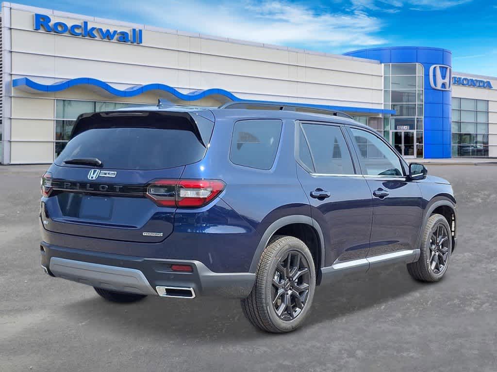 2025 Honda Pilot Touring photo 3
